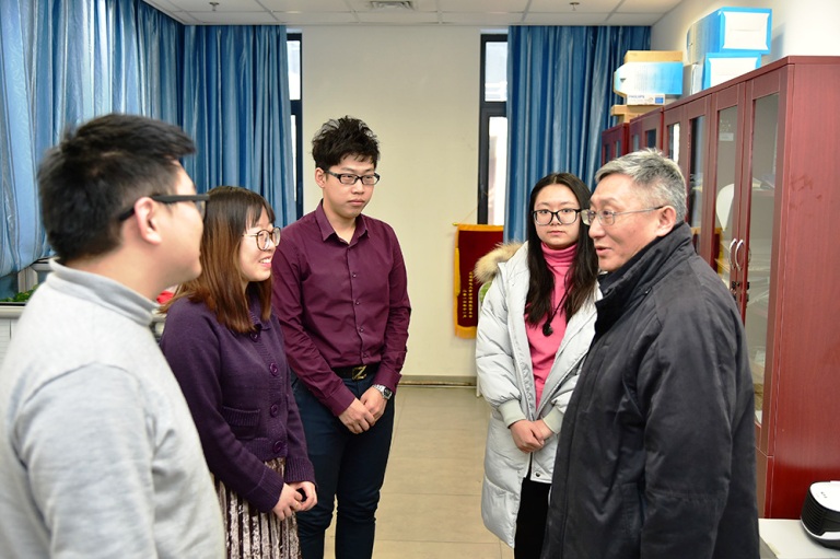 北邮研究生院-校党委书记吴建伟视察指导沙河校区运行