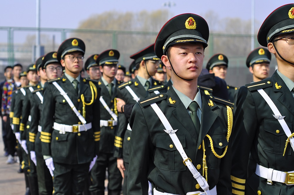 北京邮电大学国旗护卫队在第九届北京高校国旗仪仗队检阅式中荣获